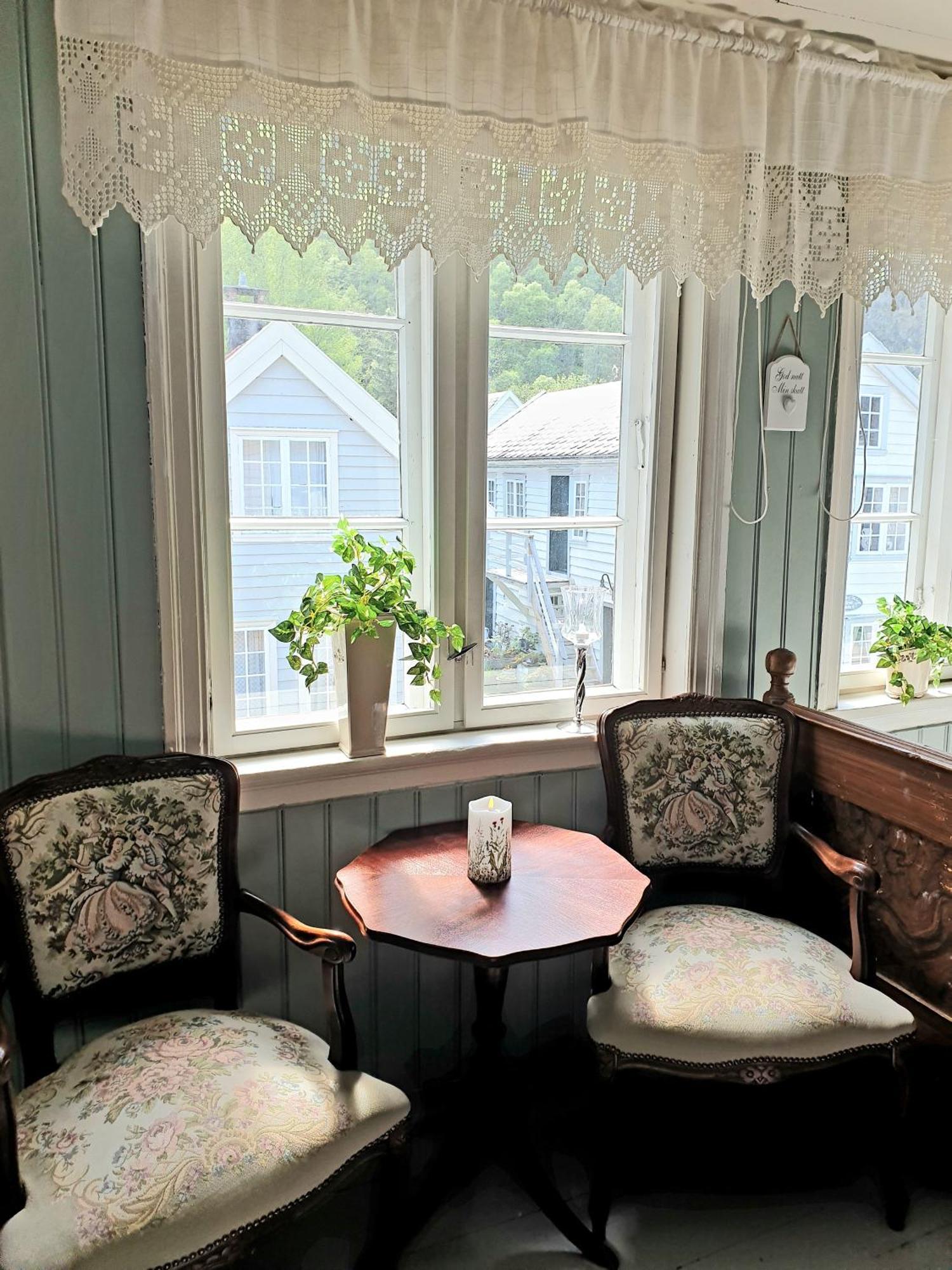 Villa Kvammehuset Pa Gamle Lærdalsøyri Exterior foto
